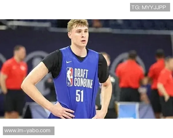 埃奇库姆表现出色如老将10投6中三分5中3罚球10中7砍下22分4篮板5助攻