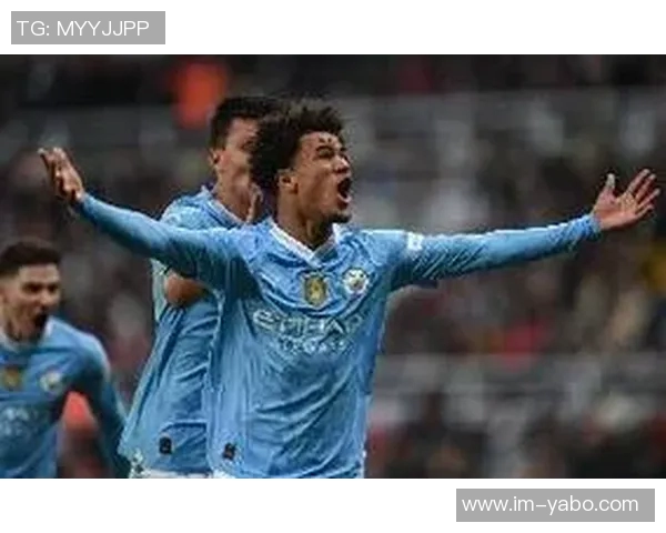 曼晚报道鲍勃冬窗或转会多特阿克或因世界杯离开曼城