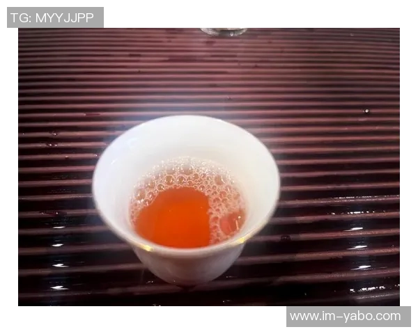 斯科尔斯艾特利马转变话题为表现喝茶不加糖的幽默瞬间